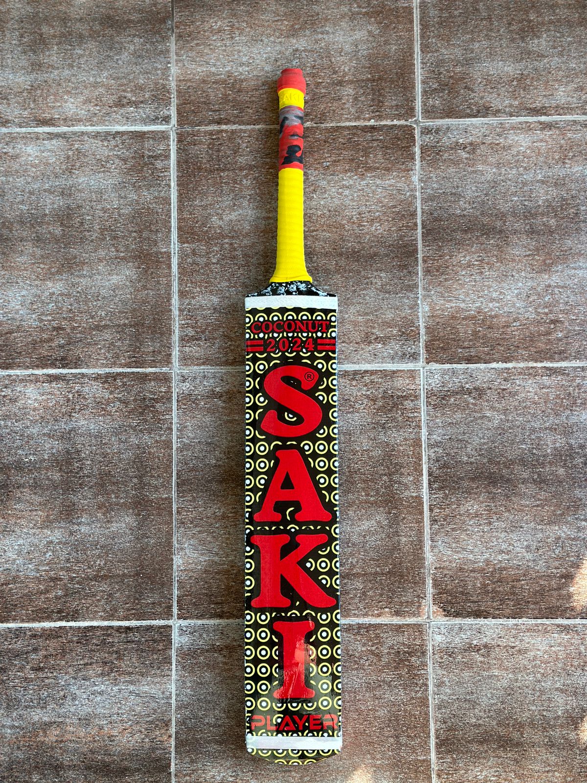 Saki Heavy Bottom Coconut Bat Red & Black Marble