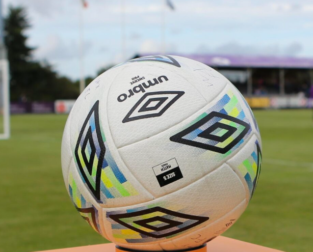 Umbro Swerve Pro Match Grass, Size 5